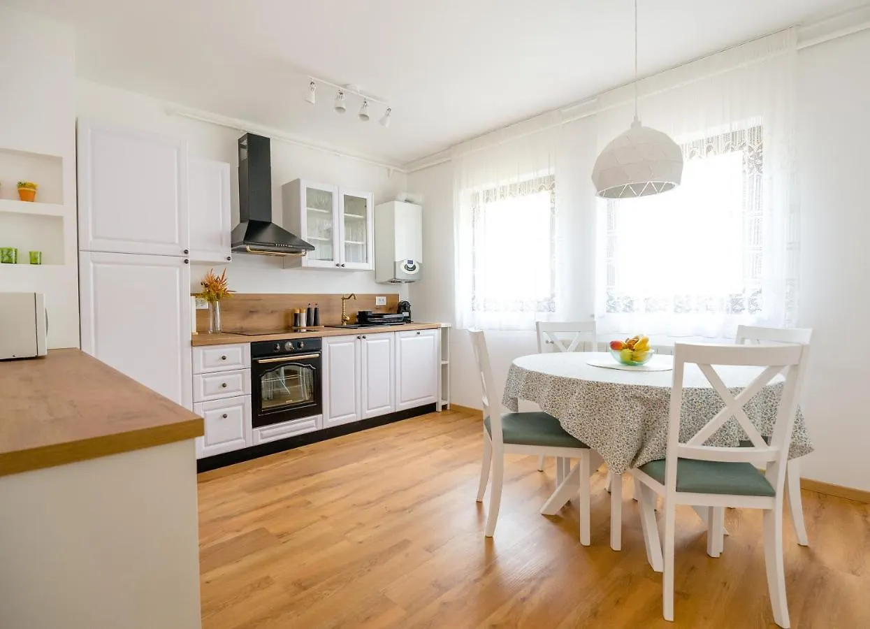 Tonka Apartment Pula